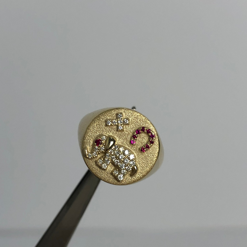 Vida Signet Ring