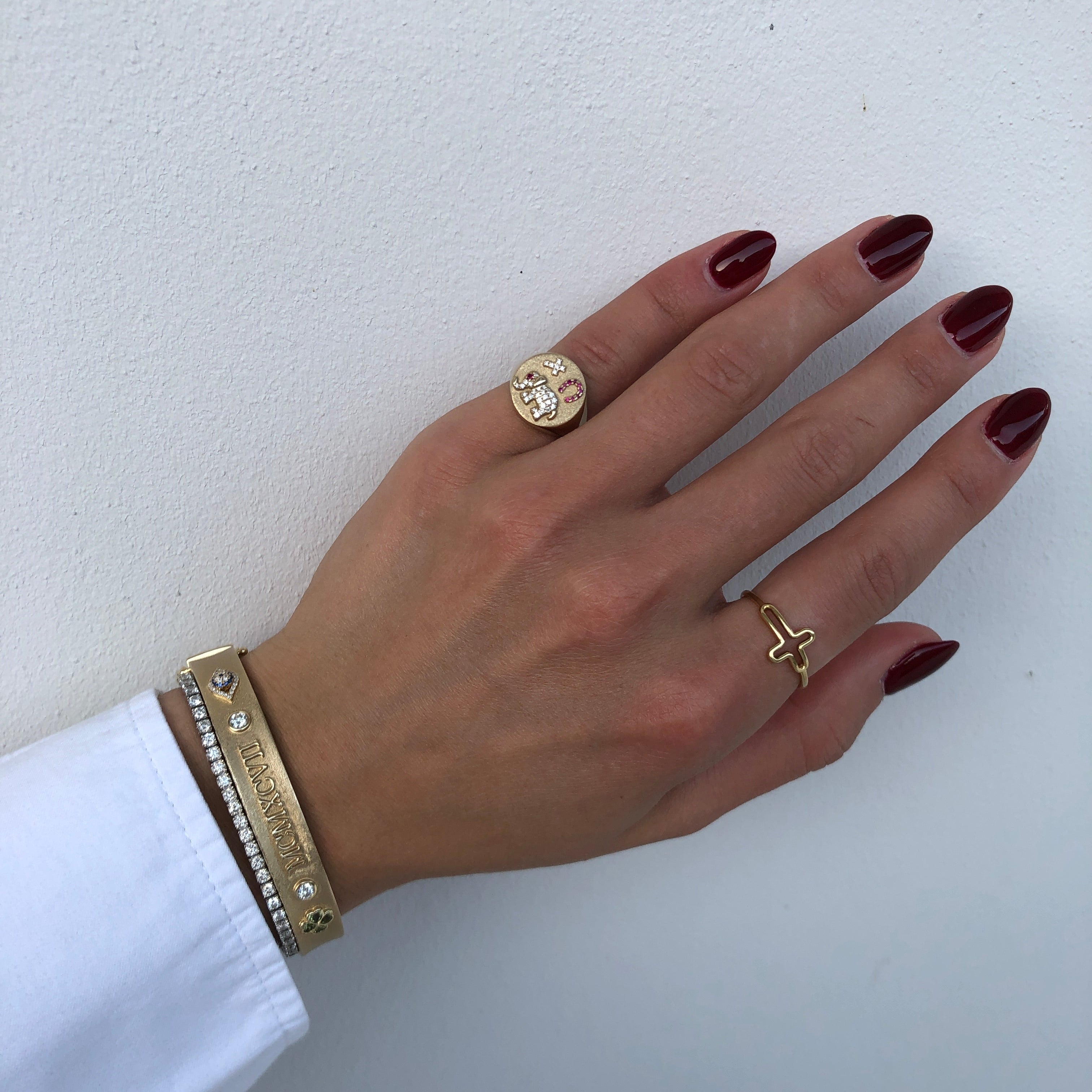 Vida Signet Ring