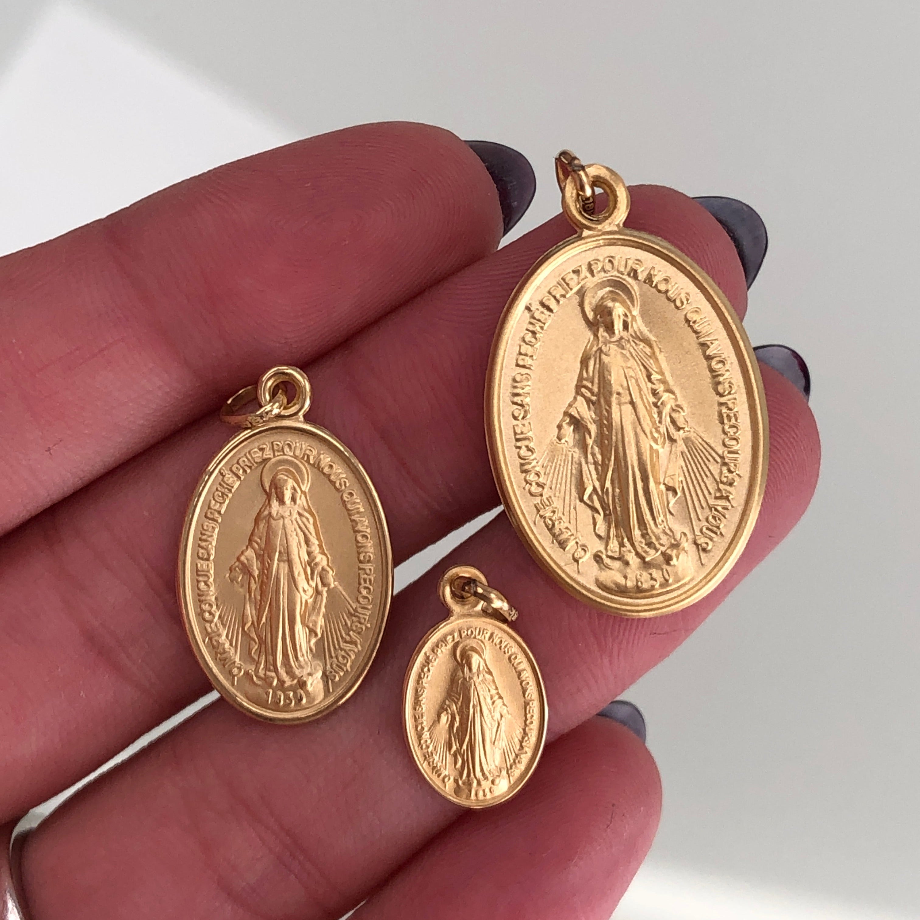 Miracolosa Virgin Medallion