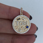 Vida Round Pendant