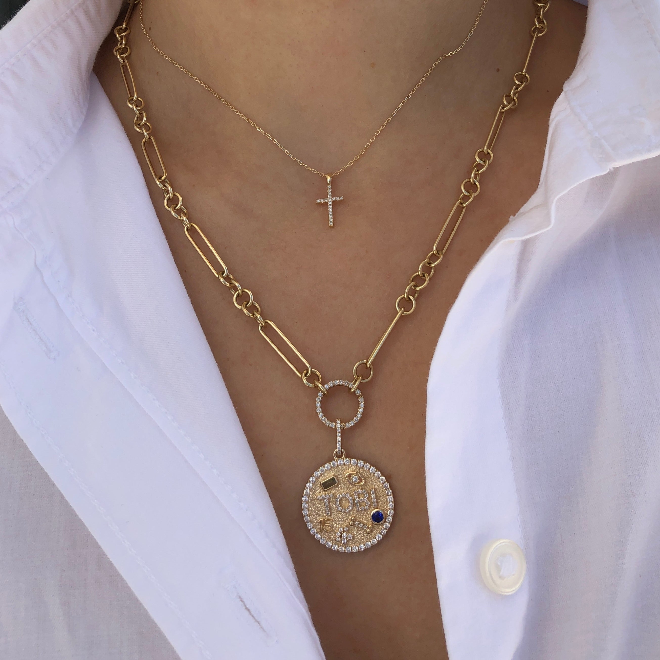 Vida Round Pendant