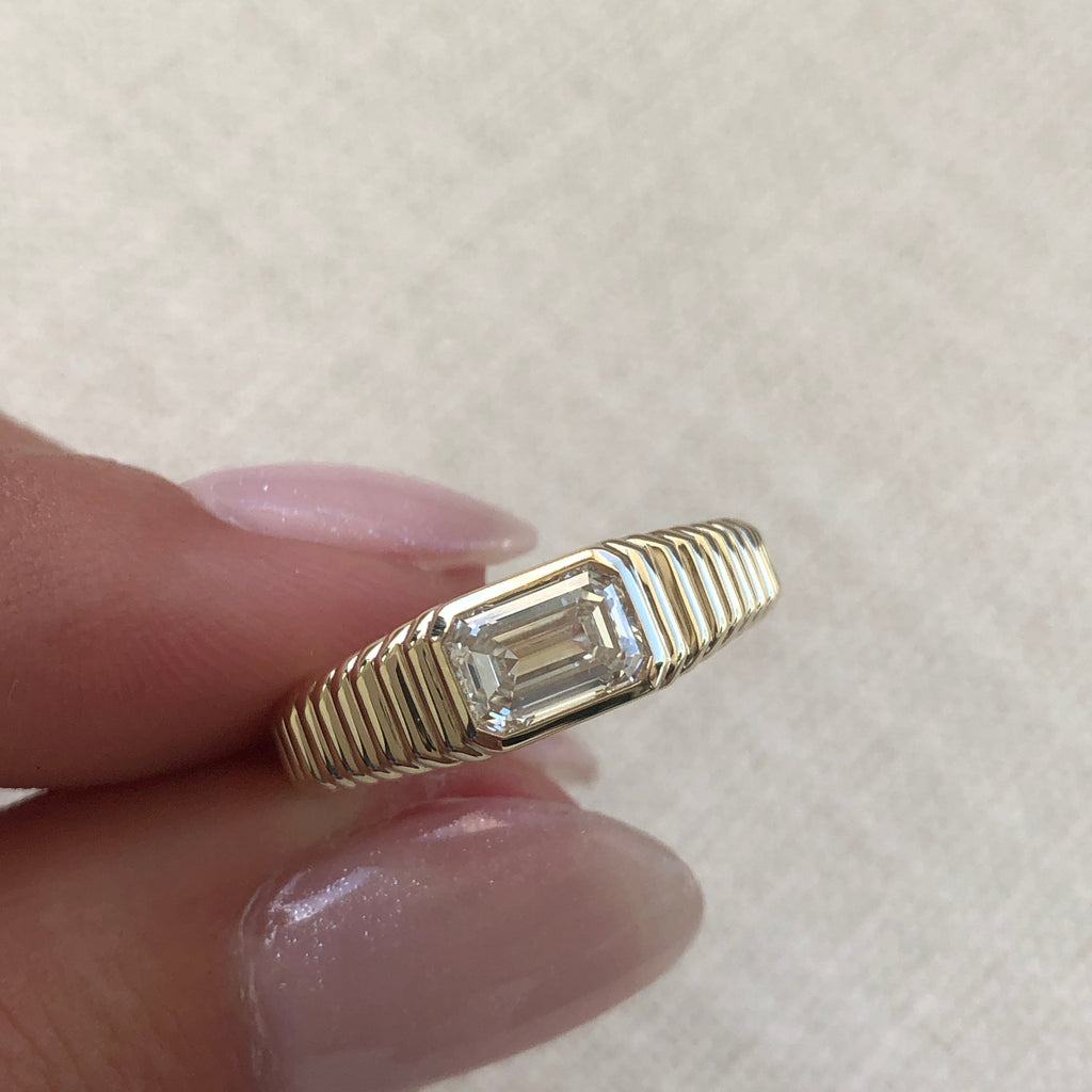 Sour Diamond Textured Ring